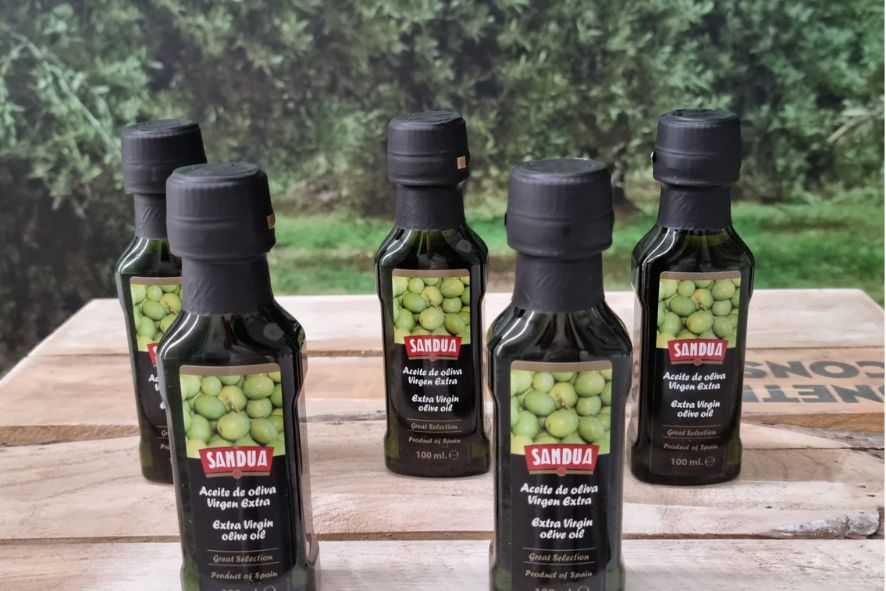 Nouvelle bouteille d'huile d'olive extra vierge à emporter partout avec vous